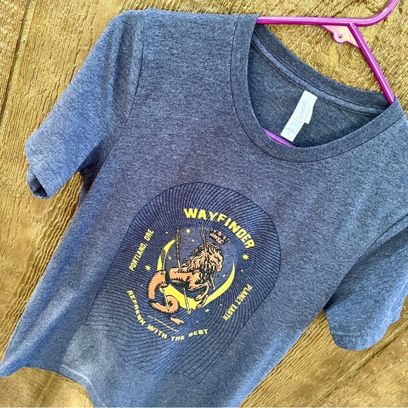 Wayfinder Refresh with the Best Blue T-shirt Size Small - Picture 2 of 7